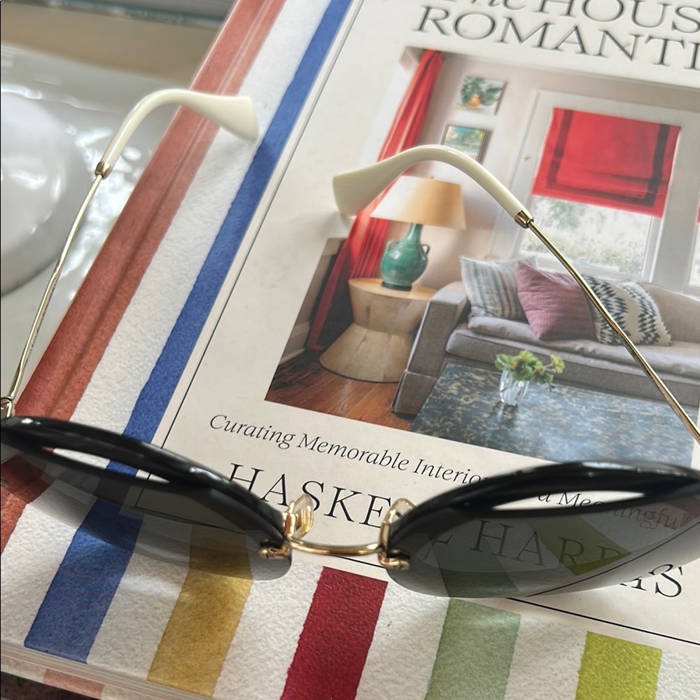 Miu Miu Black Sunglasses with Pink Case - Picture 5 of 14